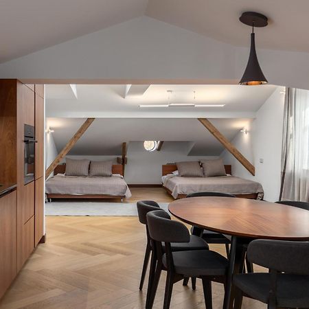 Roze Brivzemnieka Apartments Лиепая Экстерьер фото