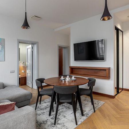 Roze Brivzemnieka Apartments Лиепая Экстерьер фото