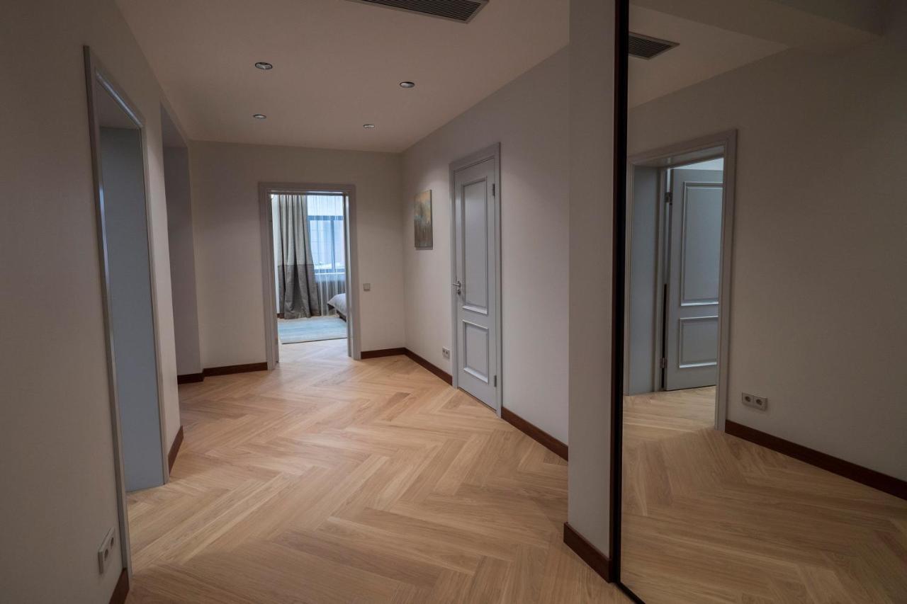 Roze Brivzemnieka Apartments Лиепая Экстерьер фото