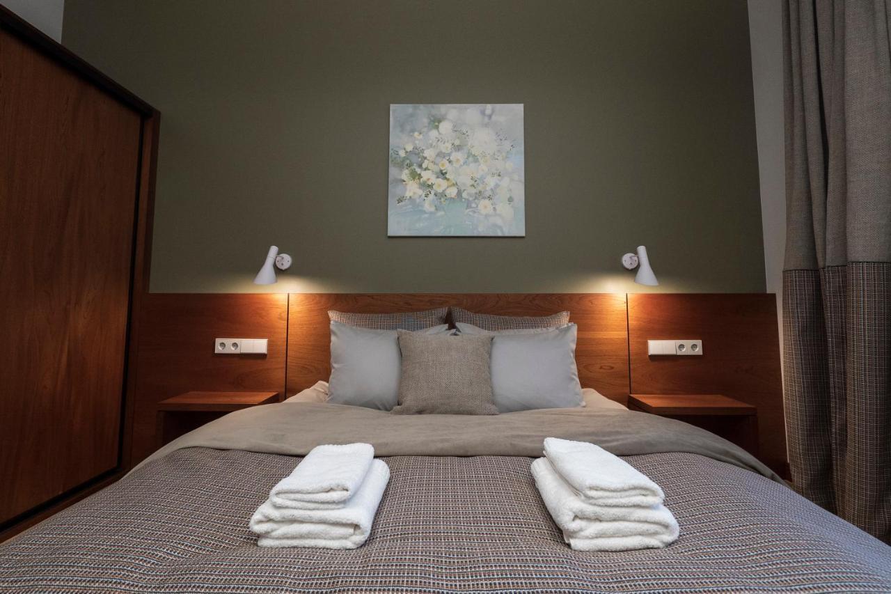 Roze Brivzemnieka Apartments Лиепая Экстерьер фото