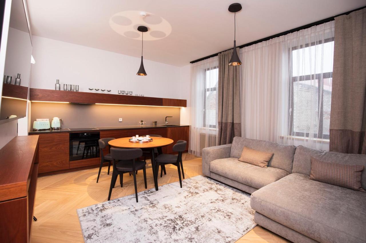 Roze Brivzemnieka Apartments Лиепая Экстерьер фото