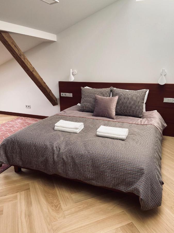 Roze Brivzemnieka Apartments Лиепая Экстерьер фото
