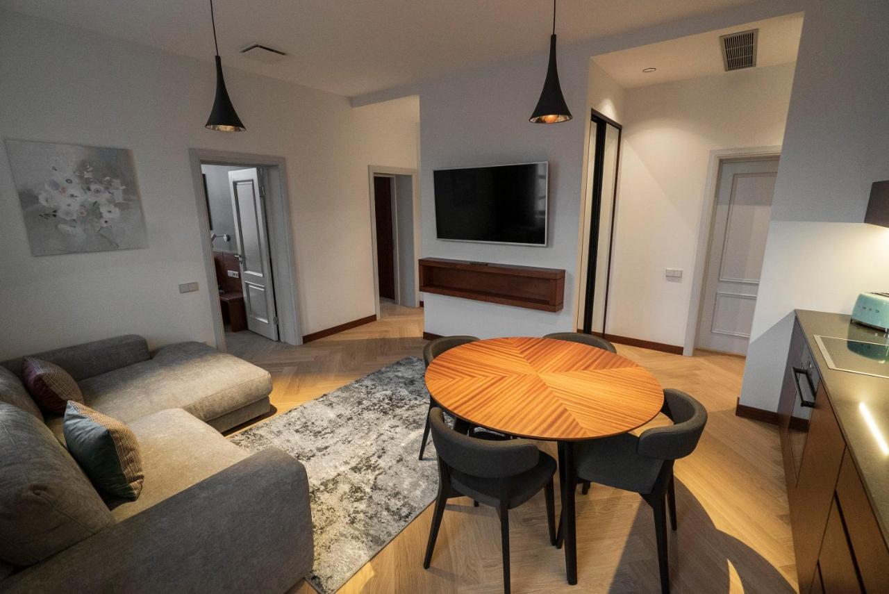 Roze Brivzemnieka Apartments Лиепая Экстерьер фото
