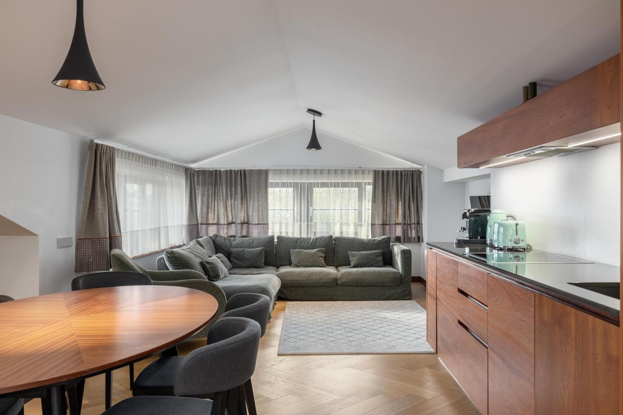 Roze Brivzemnieka Apartments Лиепая Экстерьер фото