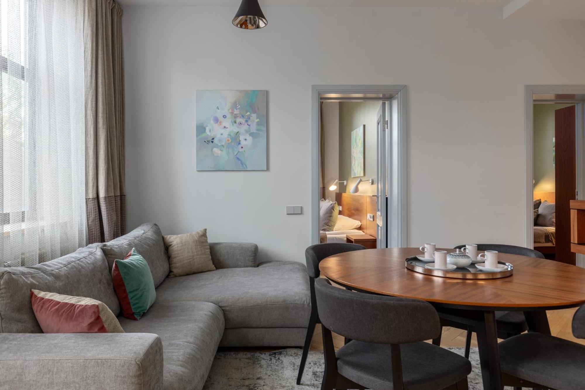 Roze Brivzemnieka Apartments Лиепая Экстерьер фото